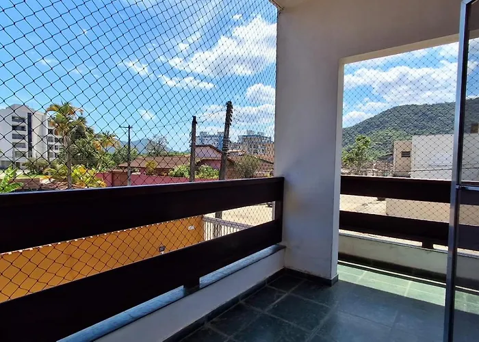 Apto Arejado em Ubatuba Próximo a Praia